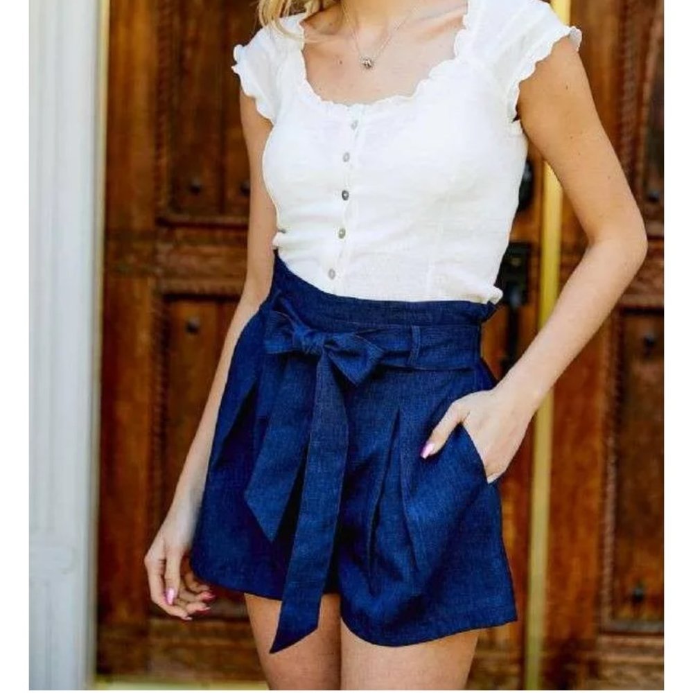 High waist shorts classy